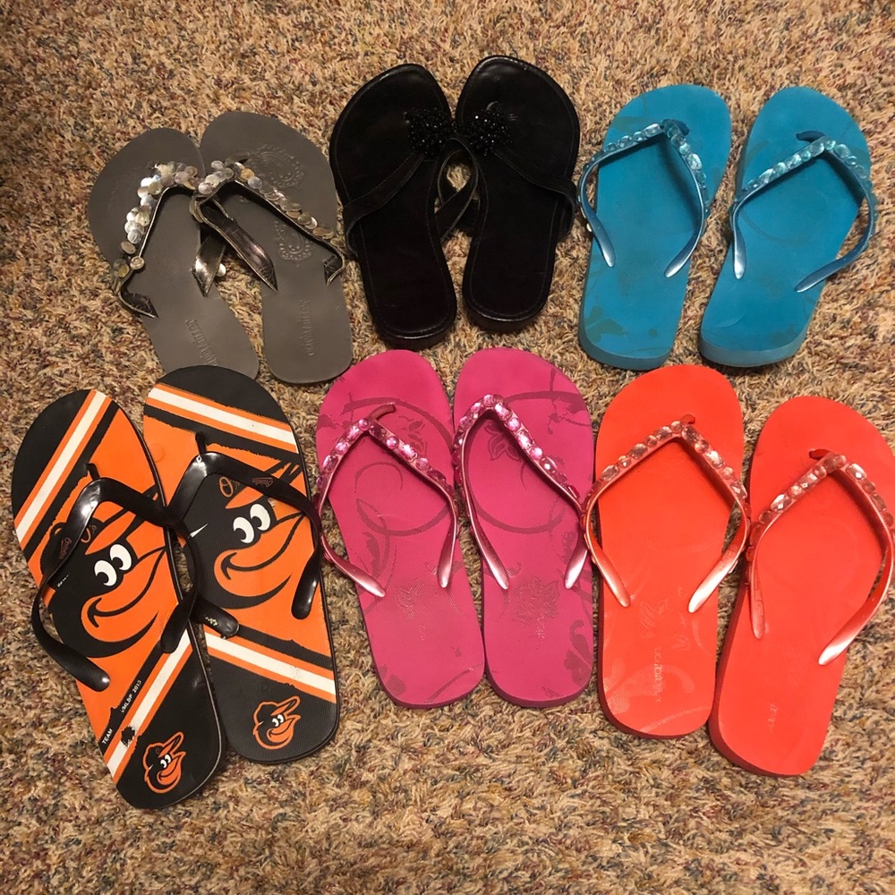 6 PAIRS OF SIZE 11 FLIP FLOPS FOR $12!!!